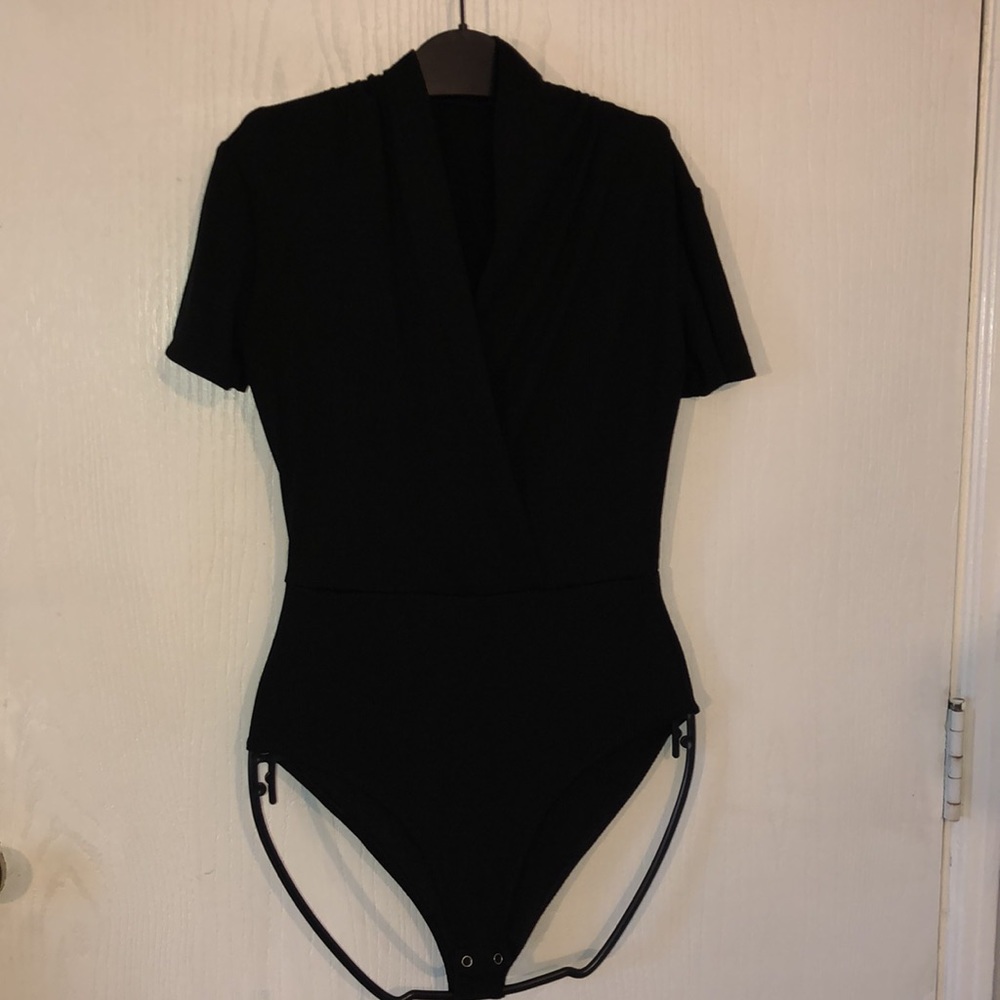 Black short sleeve body suit Medium